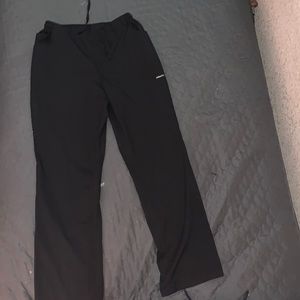 black dagacci scrubs